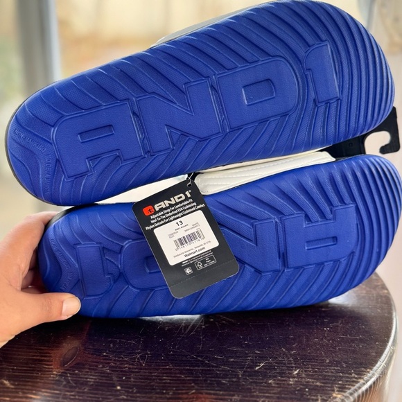 AND1 Men’s Athletic Adjustable Swirl Slide Sandals White Black Size 13 BeachPool - Picture 3 of 9